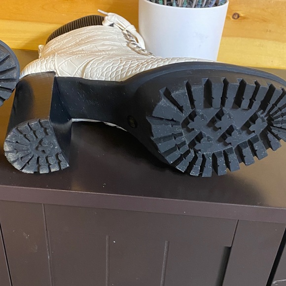 Vince Camuto Women’s Lace-Up/Zip 4”Heeled Ankle Boots Size 7.5  Leather - Picture 5 of 13